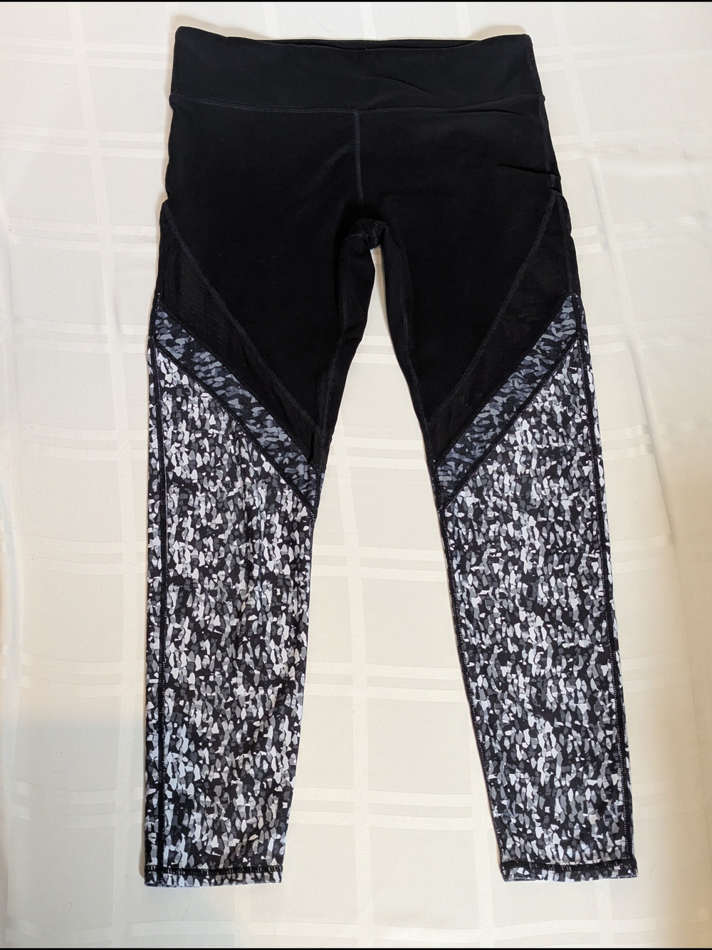 Fabletics Women's High-Waisted Leggings Size Medium Black Multicolor With Mesh